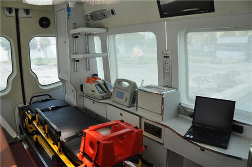 阜南县救护车内部